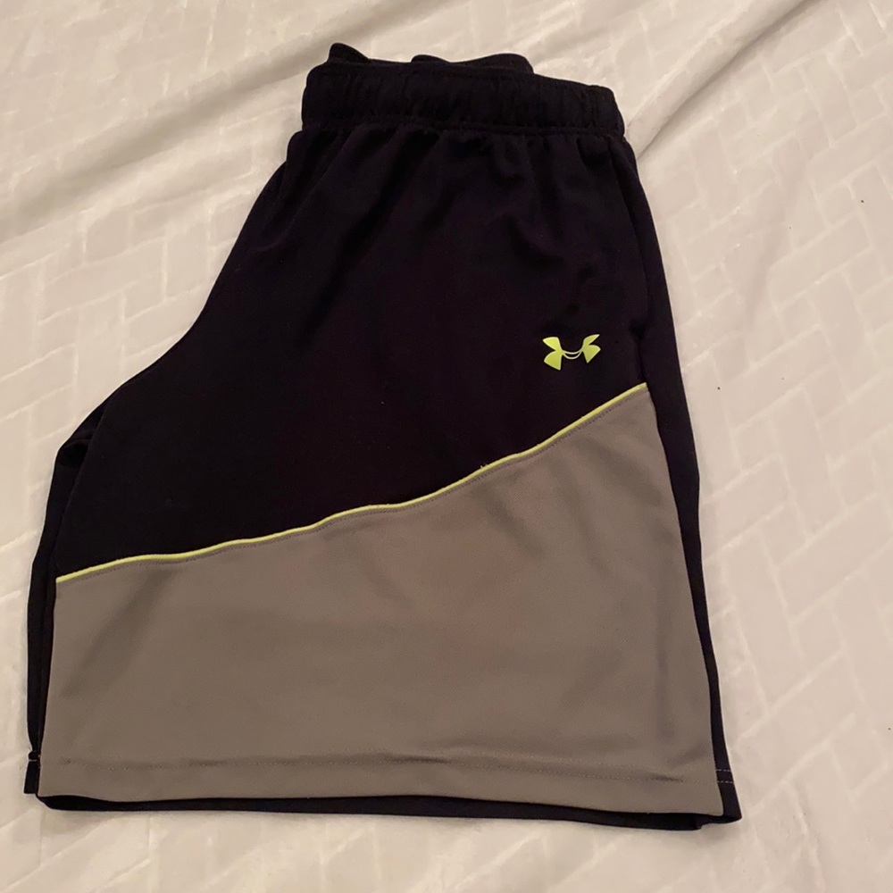 Men’s XL Under Armour Athletic Shorts